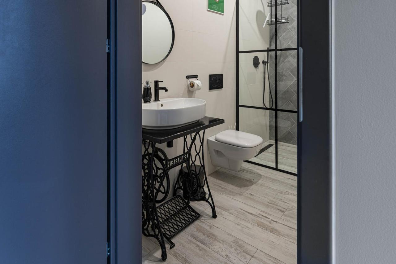 Apartamenty W Kamienicy เชราดซ์ ภายนอก รูปภาพ