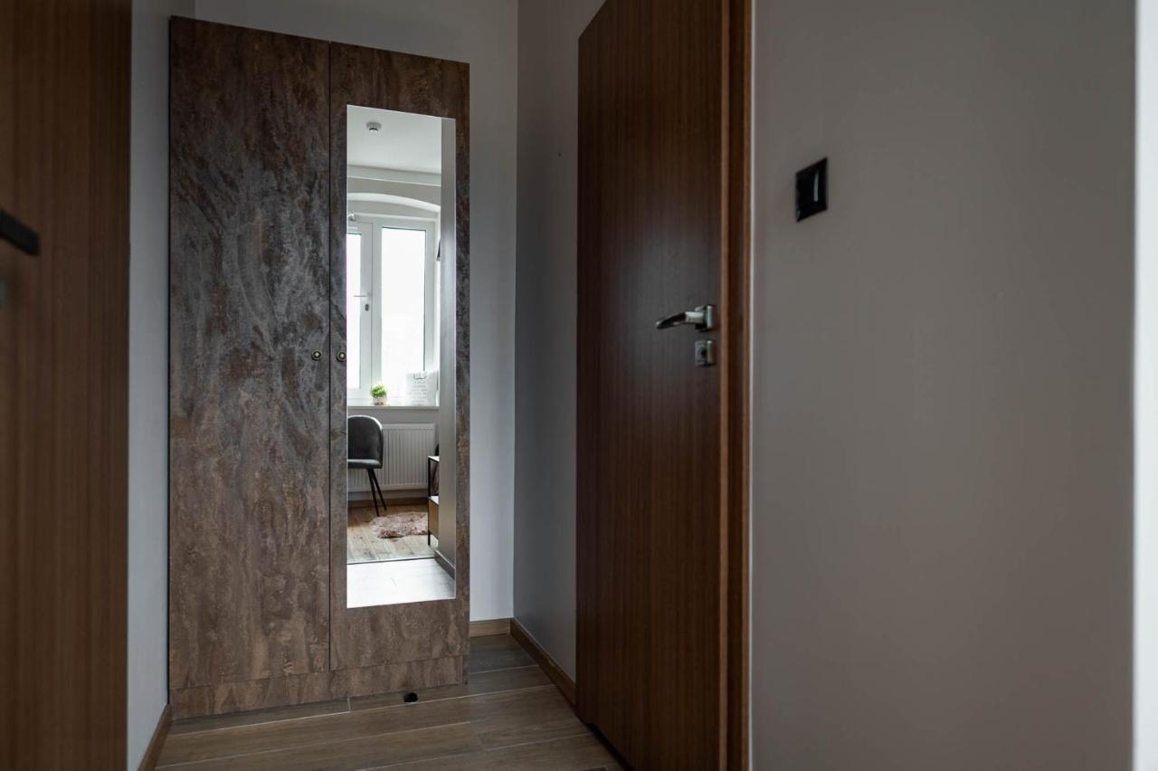 Apartamenty W Kamienicy เชราดซ์ ภายนอก รูปภาพ