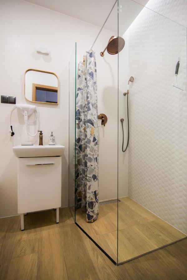 Apartamenty W Kamienicy เชราดซ์ ภายนอก รูปภาพ